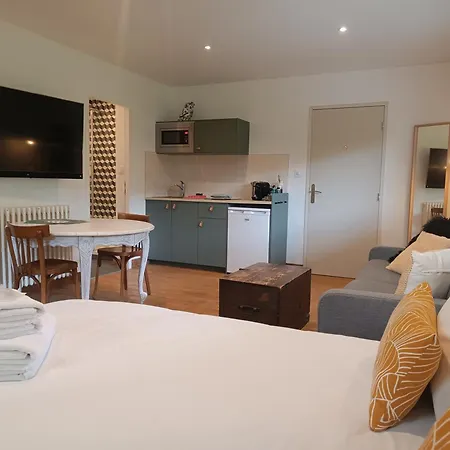 Le Jardin De Moulis, Et Table D'hotes, Saint Girons, Ariege, Pyrenees, ベッド・アンド・ブレックファスト