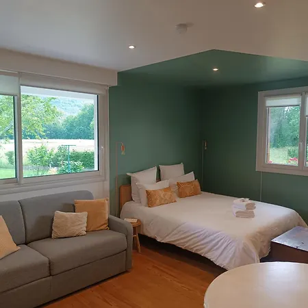 Le Jardin De Moulis, Et Table D'hotes, Saint Girons, Ariege, Pyrenees, ベッド・アンド・ブレックファスト