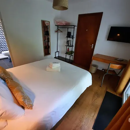 ベッド・アンド・ブレックファスト Le Jardin De Moulis, Et Table D'hotes, Saint Girons, Ariege, Pyrenees,