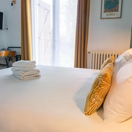 Le Jardin De Moulis, Et Table D'hotes, Saint Girons, Ariege, Pyrenees, ベッド・アンド・ブレックファスト Moulis