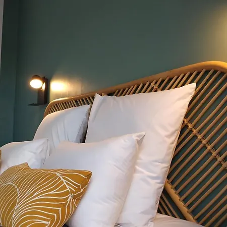 Le Jardin De Moulis, Et Table D'hotes, Saint Girons, Ariege, Pyrenees, Отель типа 