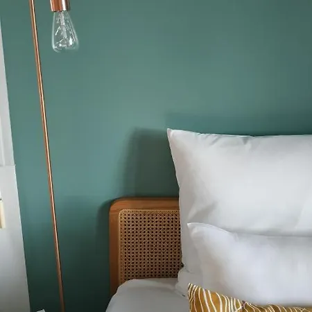 Le Jardin De Moulis, Et Table D'hotes, Saint Girons, Ariege, Pyrenees, Отель типа 