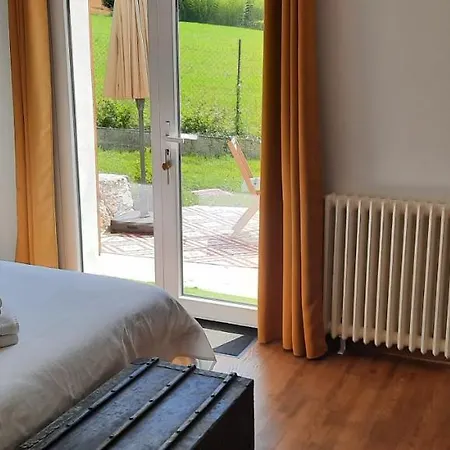Le Jardin De Moulis, Saint Girons, Ariege, Pyrenees, Bed & Breakfast Moulis
