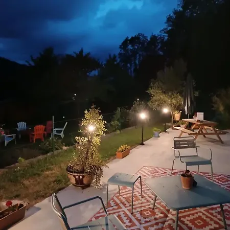 Le Jardin De Moulis, Saint Girons, Ariege, Pyrenees, Bed & Breakfast
