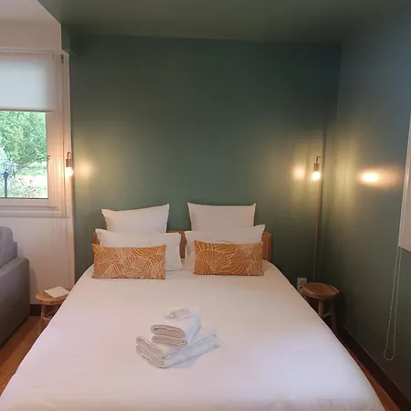 Le Jardin De Moulis, Saint Girons, Ariege, Pyrenees, Bed & Breakfast