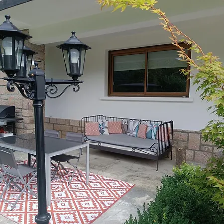 Le Jardin De Moulis, Saint Girons, Ariege, Pyrenees, Bed & Breakfast