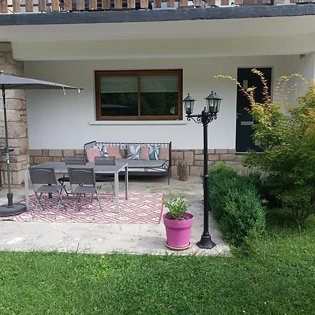 Le Jardin De Moulis, Et Table D'hotes, Saint Girons, Ariege, Pyrenees, Отель типа 