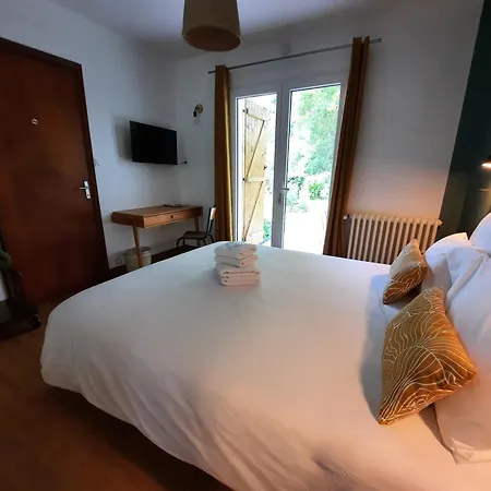 Le Jardin De Moulis, Et Table D'hotes, Saint Girons, Ariege, Pyrenees, 3* Moulis