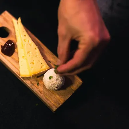 Le Jardin De Moulis, Et Table D'hotes, Saint Girons, Ariege, Pyrenees, Отель типа 