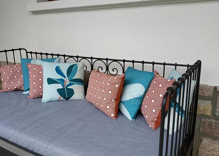 Bed & Breakfast Le Jardin De Moulis, Et Table D'hotes, Saint Girons, Ariege, Pyrenees, 3*