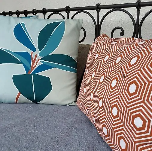 Le Jardin De Moulis, Et Table D'hotes, Saint Girons, Ariege, Pyrenees, 3* Moulis