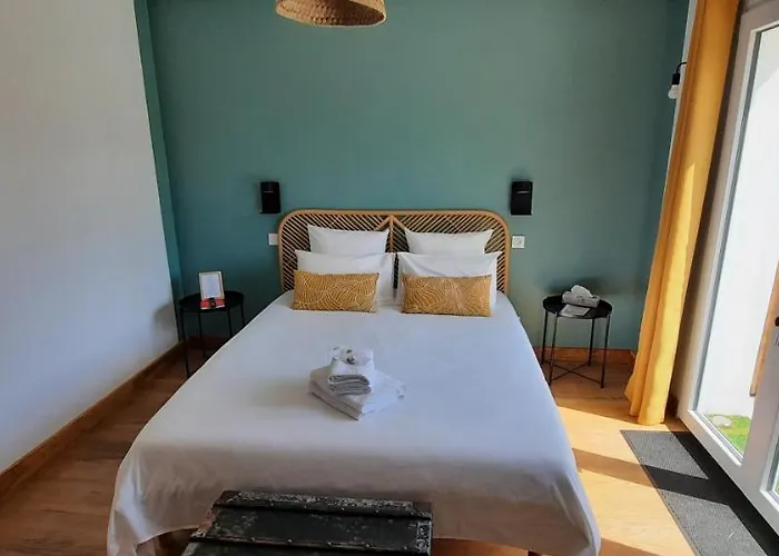 Le Jardin De Moulis, Et Table D'hotes, Saint Girons, Ariege, Pyrenees, Moulis