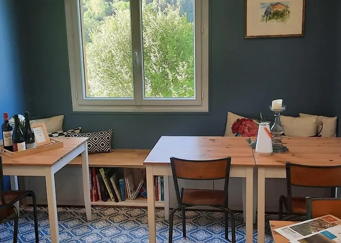 Le Jardin De Moulis, Et Table D'hotes, Saint Girons, Ariege, Pyrenees, 3*