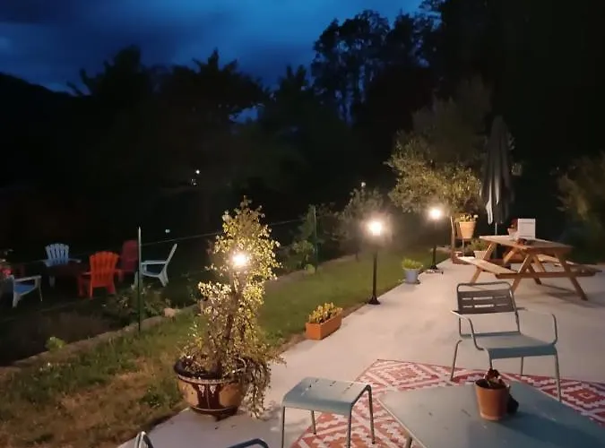 Le Jardin De Moulis, Et Table D'hotes, Saint Girons, Ariege, Pyrenees, Bed & Breakfast