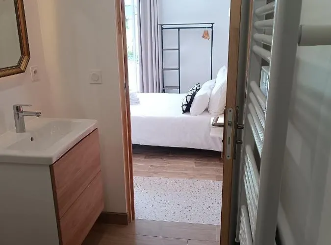 Bed & Breakfast Le Jardin De Moulis, Et Table D'hotes, Saint Girons, Ariege, Pyrenees,