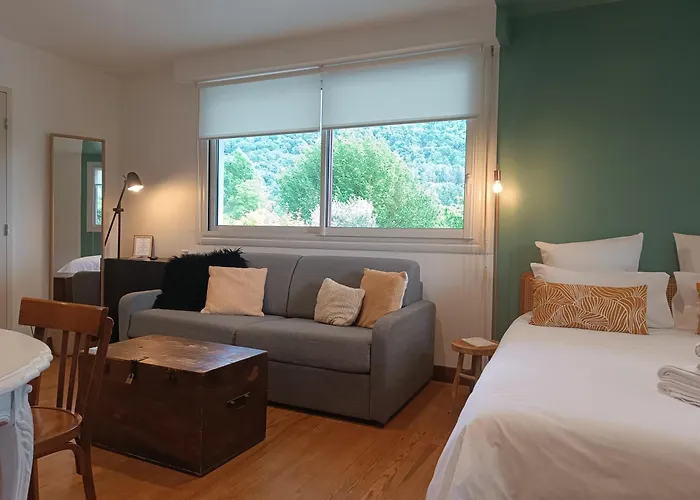 Le Jardin De Moulis, Et Table D'hotes, Saint Girons, Ariege, Pyrenees,