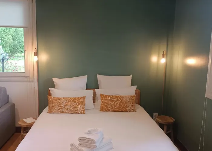 Le Jardin De Moulis, Et Table D'hotes, Saint Girons, Ariege, Pyrenees, Bed & Breakfast