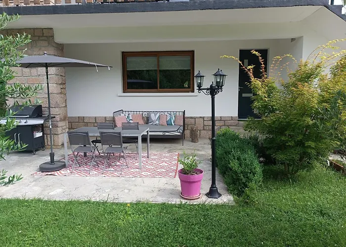 Le Jardin De Moulis, Et Table D'hotes, Saint Girons, Ariege, Pyrenees, Bed & Breakfast Moulis