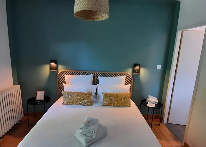 Le Jardin De Moulis, Et Table D'hotes, Saint Girons, Ariege, Pyrenees, Bed & Breakfast Moulis