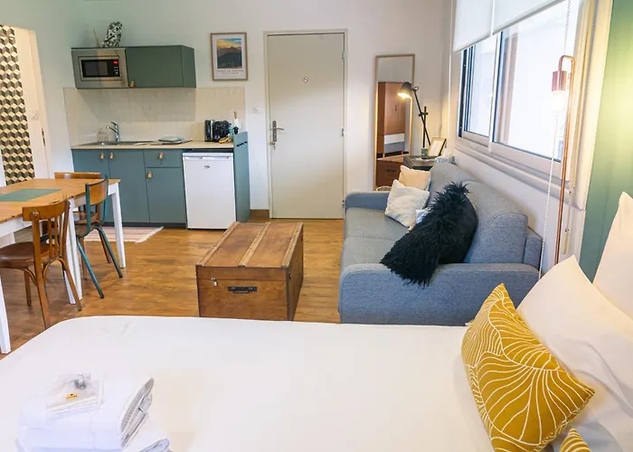 Le Jardin De Moulis, Et Table D'hotes, Saint Girons, Ariege, Pyrenees,